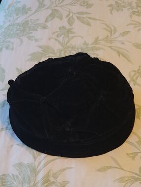 1920's 1930's Black Velvet Knotted Hat